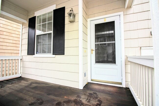 Building Photo - 2 Bedroom 2.5 Bath Home in Petaluma
