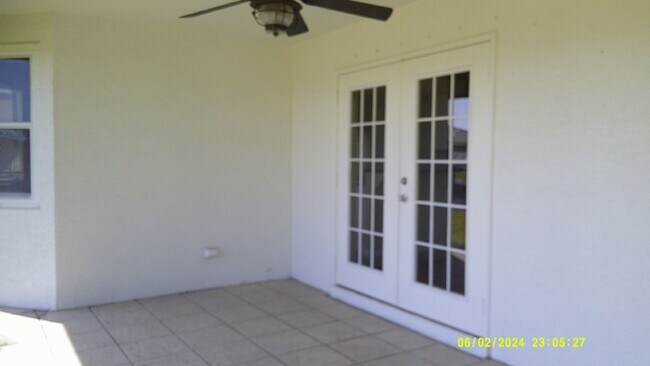 Building Photo - Saltwater Canal Waterfront 3/2/2 off Old B...