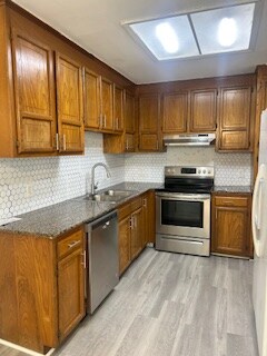 Foto del edificio - 5207 Cumberland Cove Dr