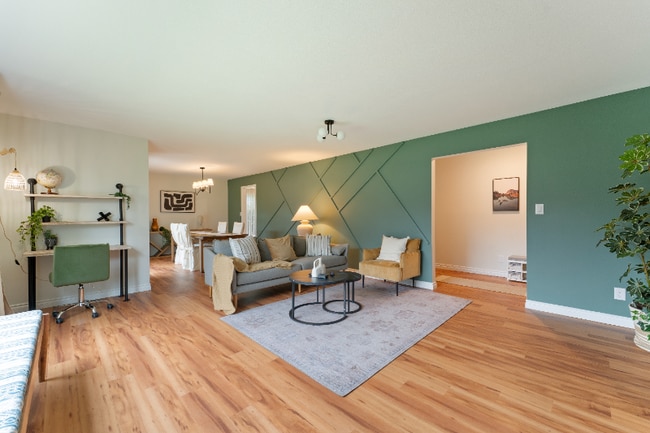 Foto del edificio - 3409 NE Oaks Ln