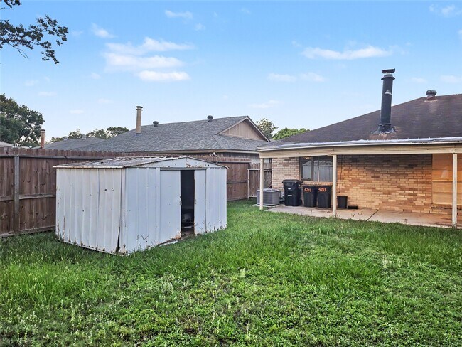 Foto del edificio - 4211 Falcon Meadow Dr
