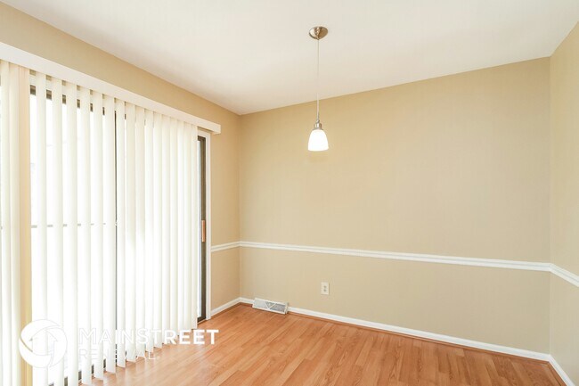 Building Photo - 4441 Fernbrook Dr
