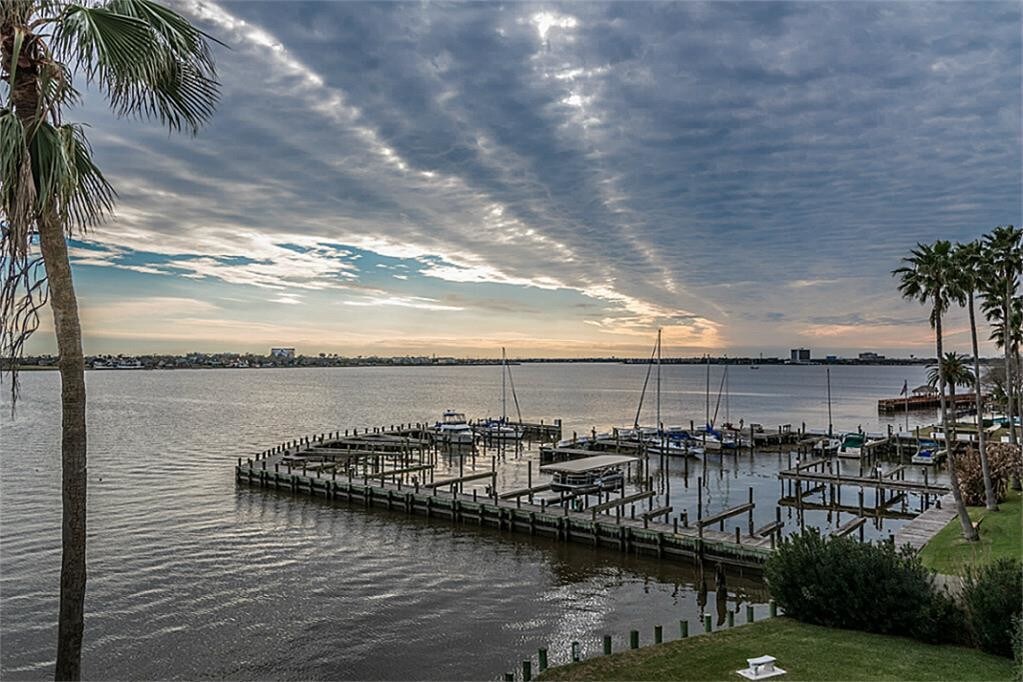 4001 Nasa Pky Unit 306, El Lago, TX 77586 Condo for Rent in El Lago, TX