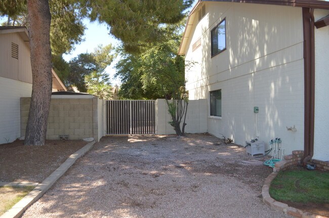 Foto del edificio - 839 W Pecos Ave