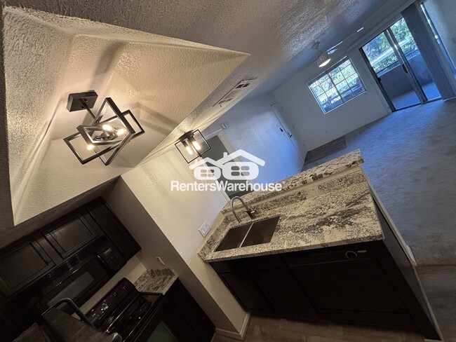 Building Photo - 1720 E Thunderbird Rd