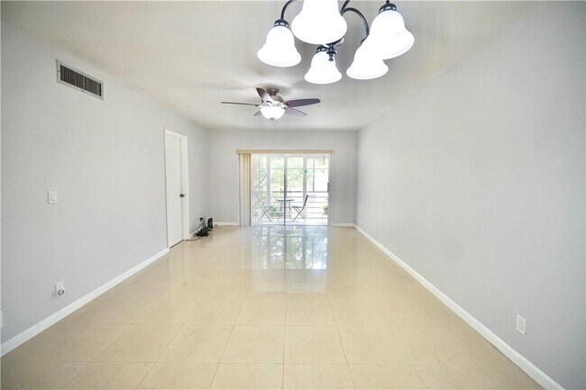 Foto del edificio - 351 Cambridge Rd
