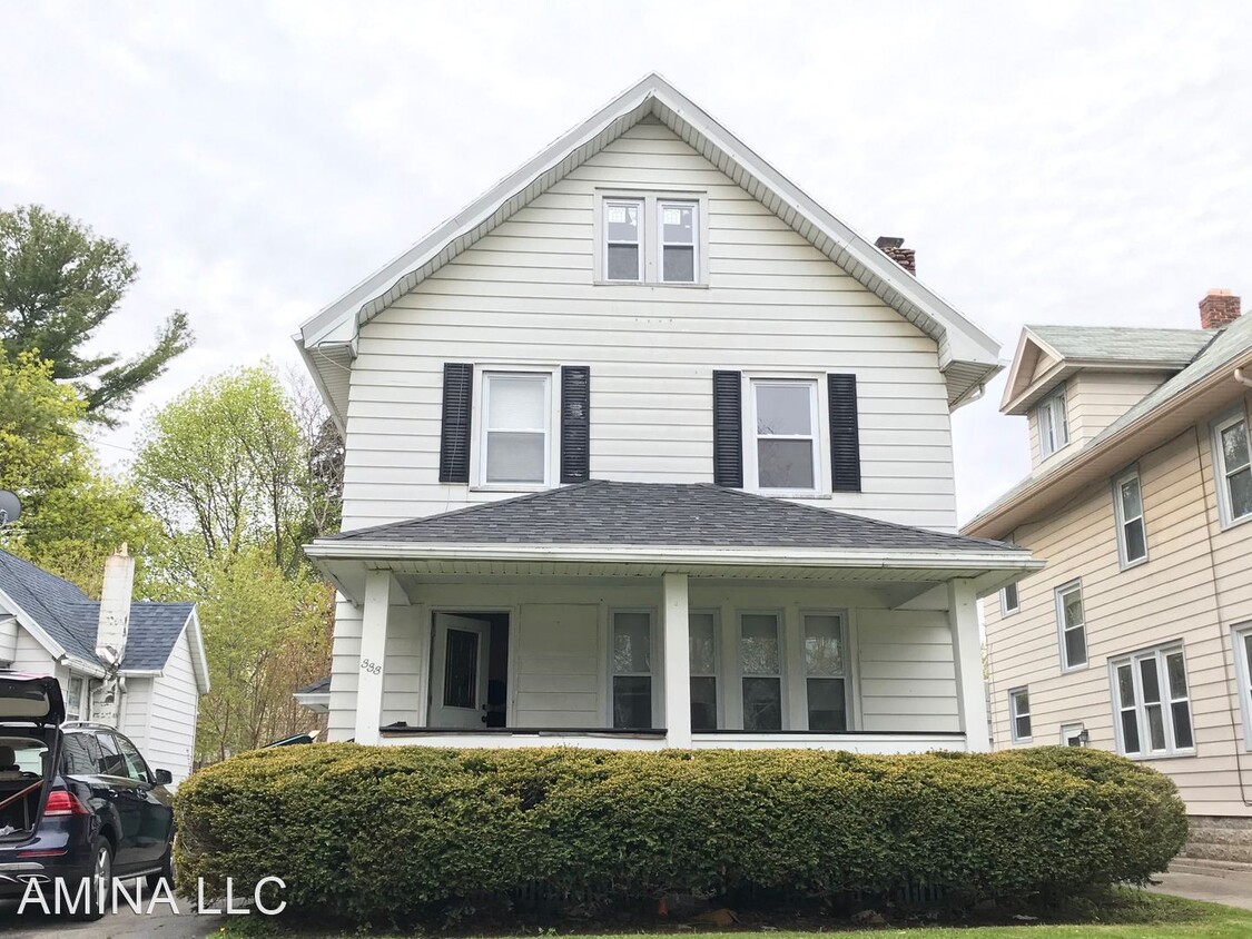 Primary Photo - 3 br, 1.5 bath House - 333 McNaughton St