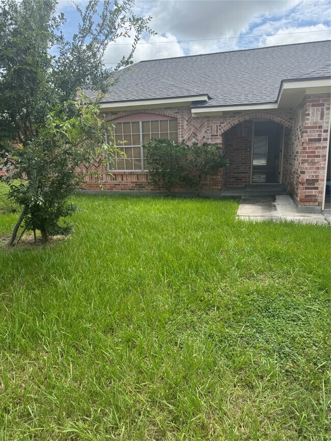 Foto del edificio - 11922 Sulphur Springs Dr