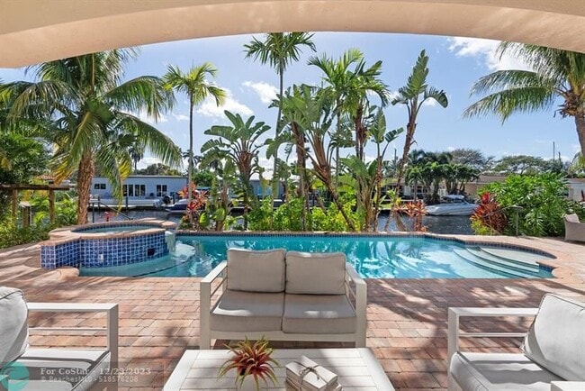 Building Photo - 1008 Mandarin Isle
