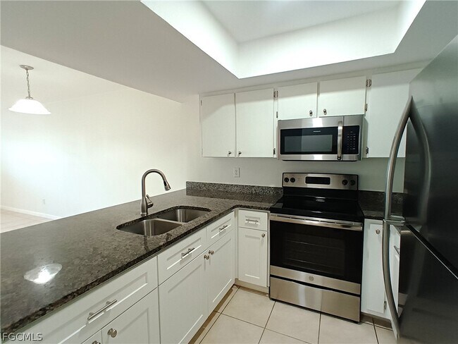 Foto del edificio - 630-636 SE 13th Pl