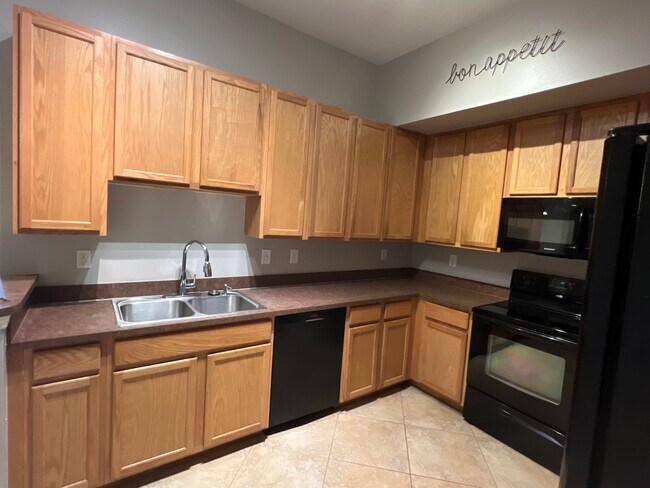 Foto del edificio - 4107 Meander Pl