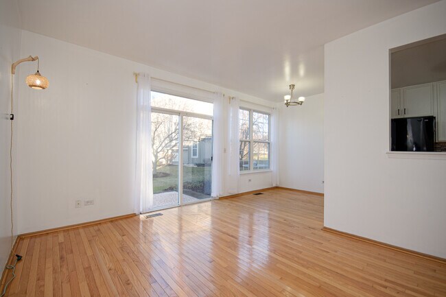 Foto del edificio - 2976 White Thorn Cir