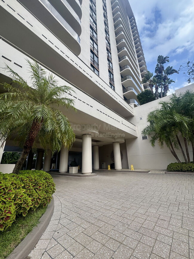 Photo - 19667 Turnberry Way Apartment