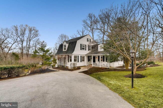 Building Photo - 424 Garrison Forest Rd