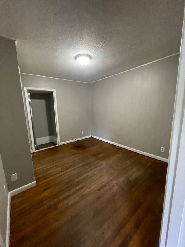 Foto del edificio - 4 bed 2.5 bathroom house