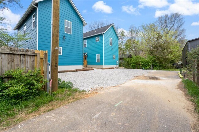 Foto del edificio - Brand New Cottage close to downtown and U ...