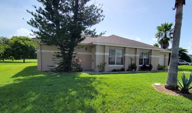 Building Photo - 985 Hickory Ct