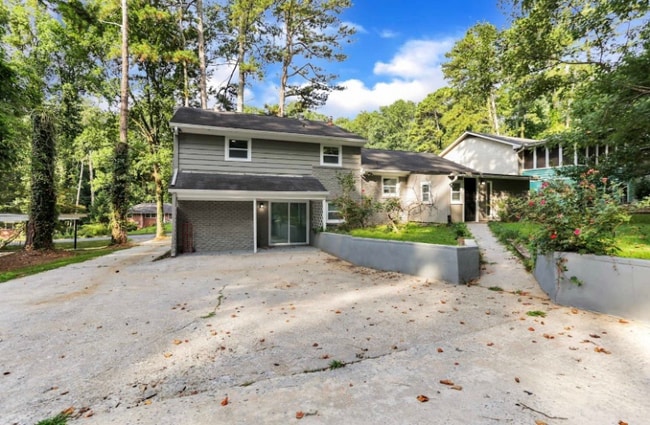 Building Photo - 3640 W Potomac Dr