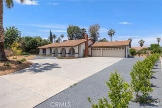 Building Photo - 114 Cascade Ct