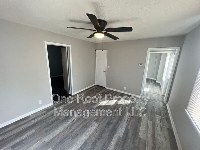 Foto del edificio - 923 Newton Ave
