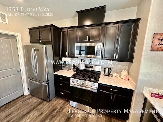 Foto del edificio - 1753 Tudor Wy