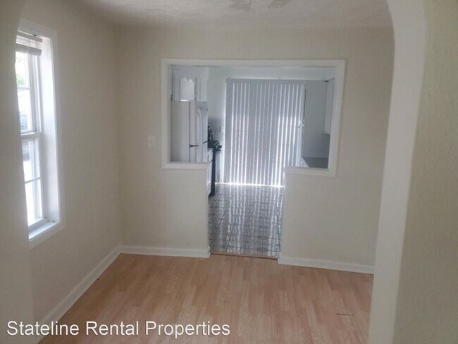 Building Photo - 2 br, 1 bath House - 327 Pennsylvania Ave