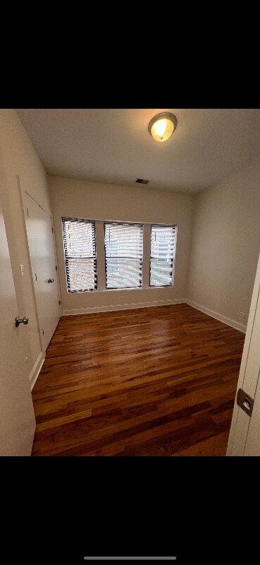 Foto del edificio - 4927 N Winthrop Ave