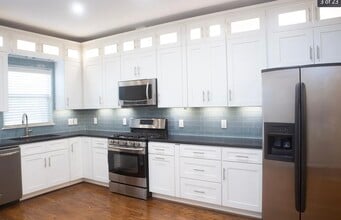 Building Photo - 2237 Naomi St