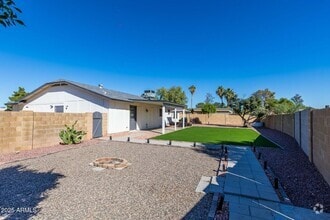 Building Photo - 137 S Salt Cedar Pl