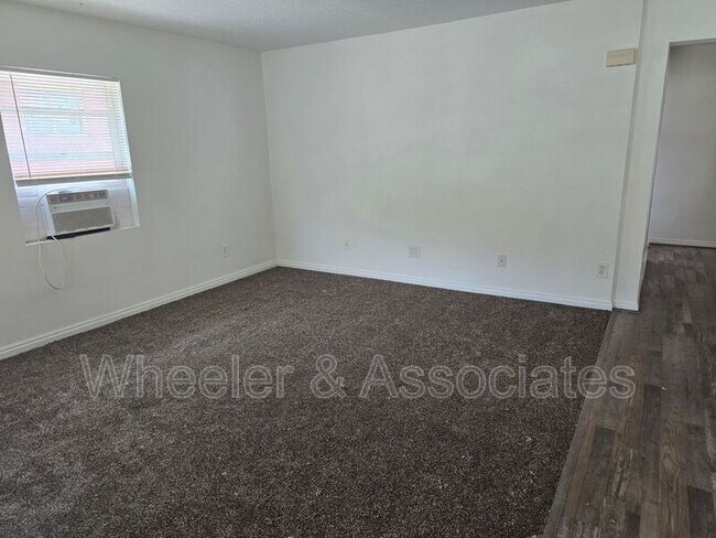 Foto del edificio - 824 Canyon Rd