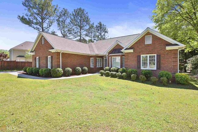 Building Photo - 185 White Oak Dr