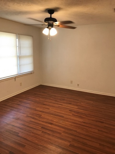 Building Photo - Adorable 3 bedroom home