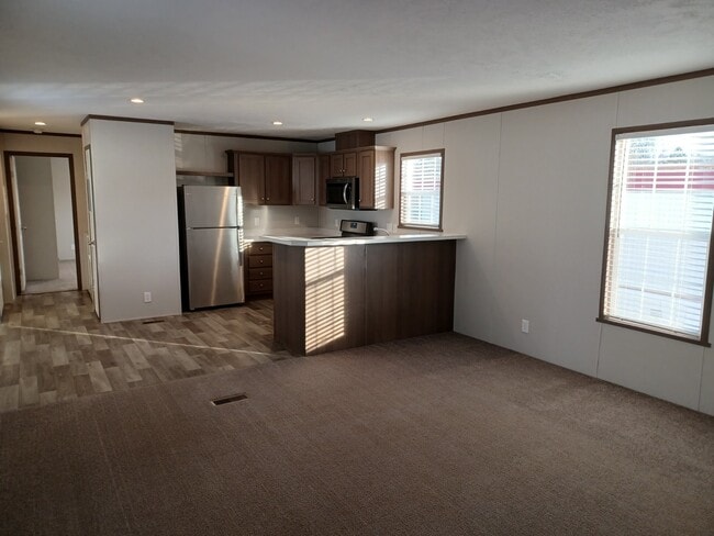 Building Photo - 175 Birch Ct