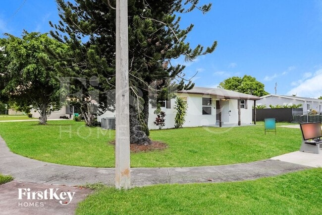 Building Photo - 14830 SW 103rd Ave