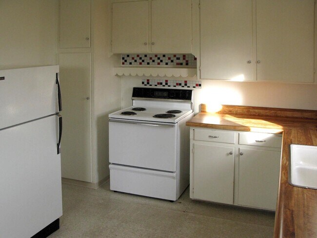 Building Photo - 1412003
