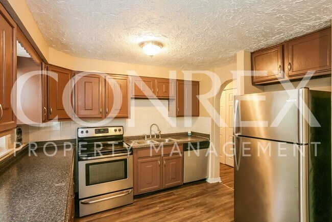Building Photo - Lovely Spacious Four Bedroom Now Available
