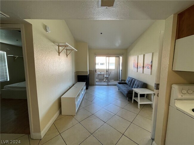 Foto del edificio - 4200 S Valley View Blvd