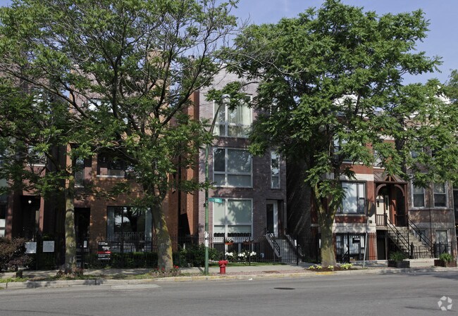 Primary Photo - 1534 N Wood St
