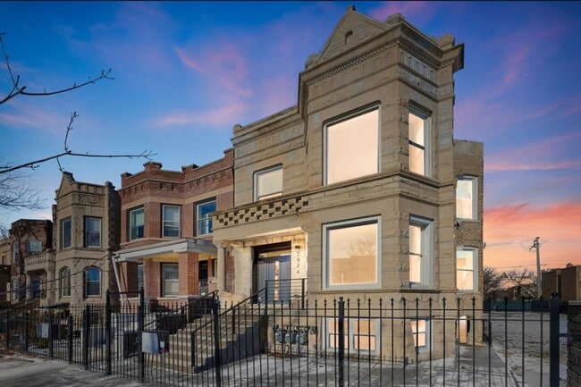 Building Photo - 3824 W Arthington St