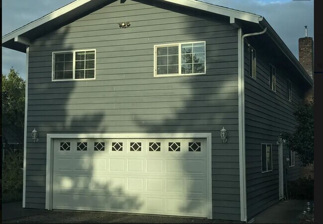 Foto del edificio - 4 bedroom, 3 bath in the country