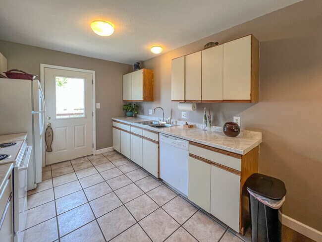 Building Photo - 3045 W Morningside Ct