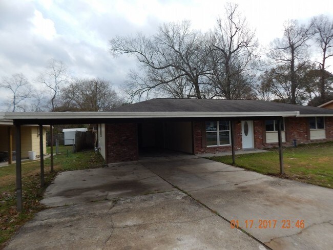 Building Photo - 739 Fontainbleau Dr