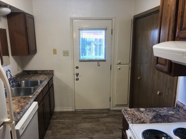 Building Photo - 6064 Bedford Dr