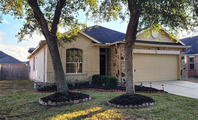 Building Photo - 12908 Southern Valley Dr