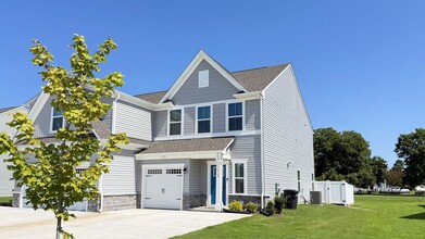 Building Photo - 306b Spinnaker St
