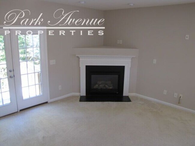Foto del edificio - 3010 Courtney Creek Blvd