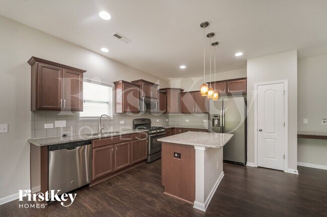 Foto del edificio - 12810 Swann Branch Dr