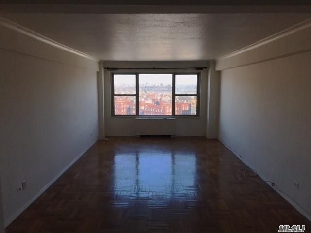 Building Photo - 10740 Queens Blvd