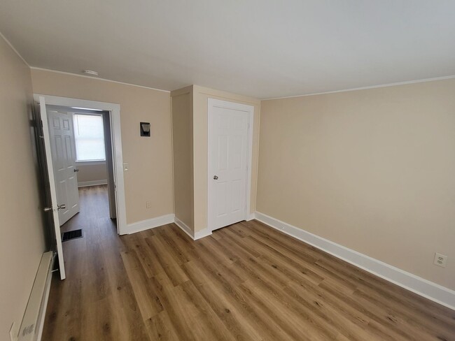 Foto del edificio - 2 Bedroom Home in Lancaster City