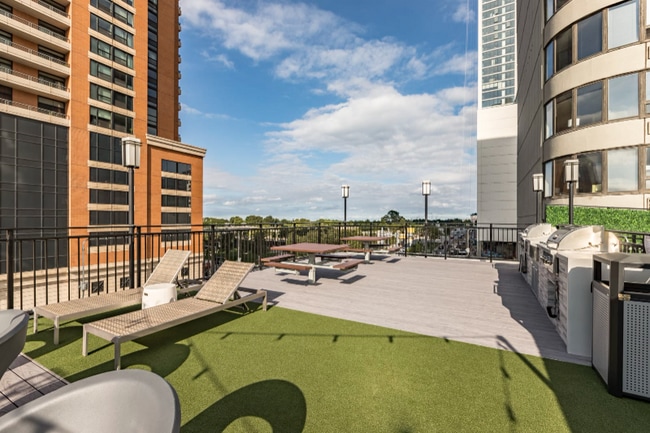 Photo - 1200 S Michigan Ave Apartment